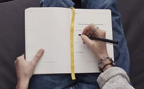 豐富多彩的世界的作文范例15篇